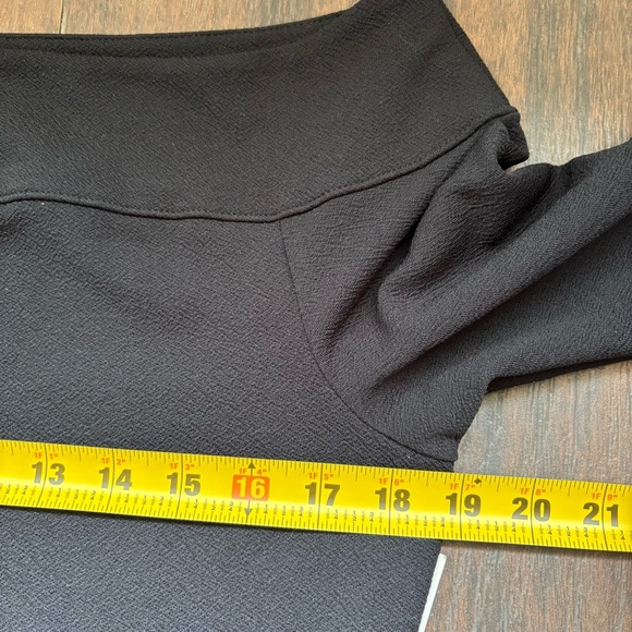 NWT Bold Elements Black Off Shoulder Bell Sleeve Dress Size Large - Picture 3 of 8